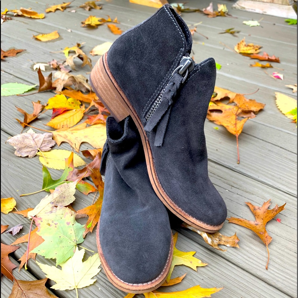 Dolce Vita gray suede booties size 6M